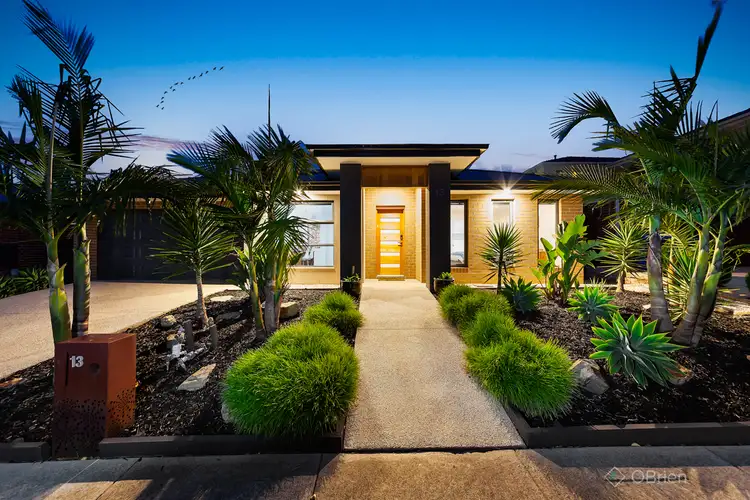 13 Shelburn Way, Cranbourne East VIC 3977