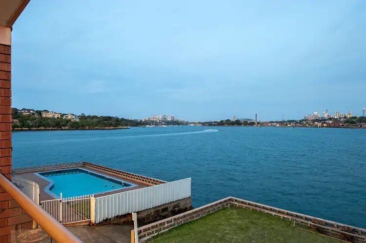 1/128 Lower St Georges Crescent