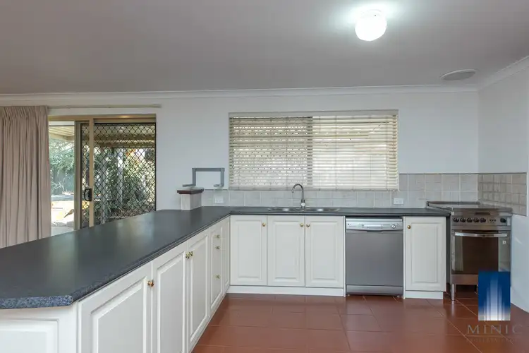 Fifth view of Homely house listing, 10 Werloo Court, Leda WA 6170