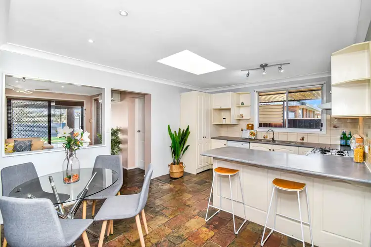 85 Madison Circuit, St Clair NSW 2759