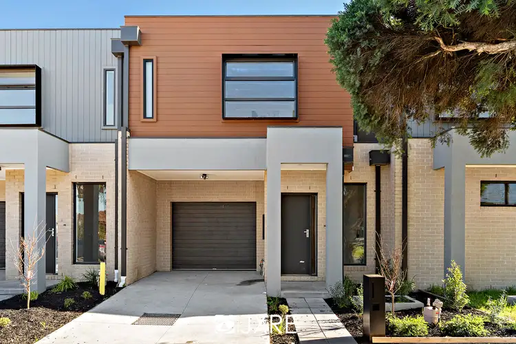 2/32 Oakes Avenue, Clayton South VIC 3169