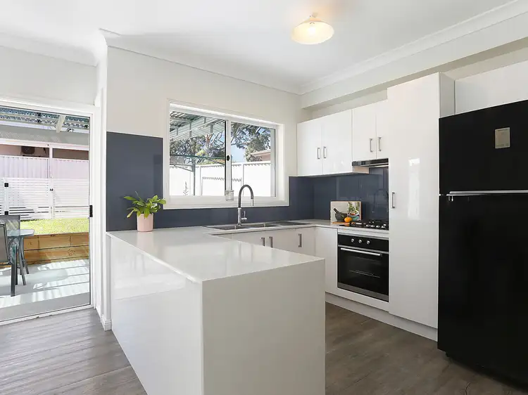 1/58 Belmore Road, Peakhurst NSW 2210