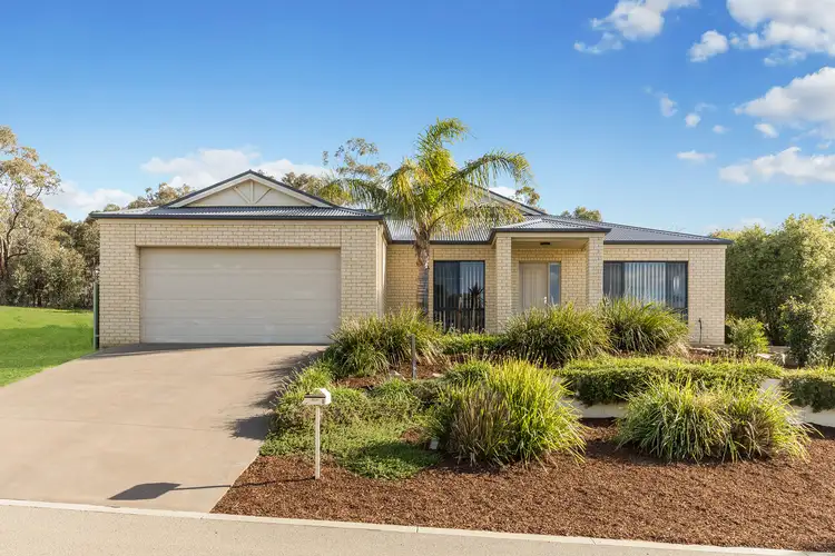 6 Preston Place, Golden Square VIC 3555