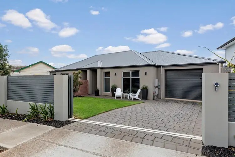 16 Bennett Street