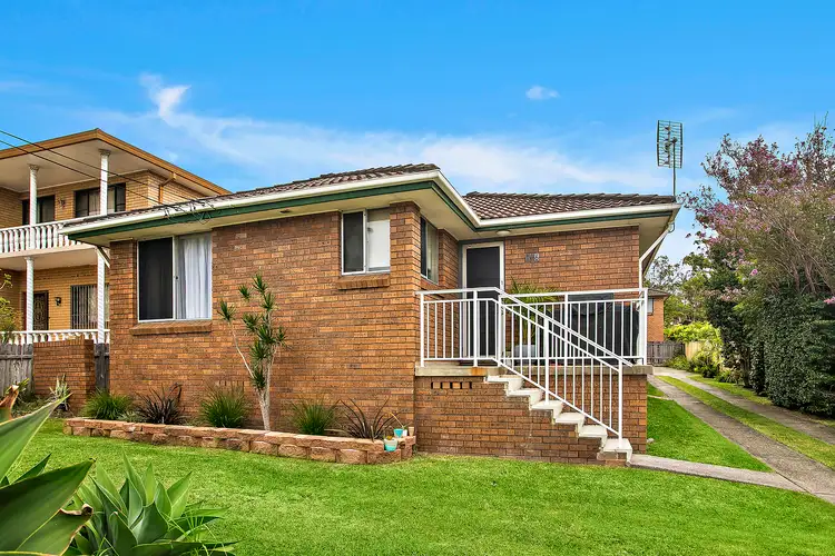 1/6 Mitchell Road