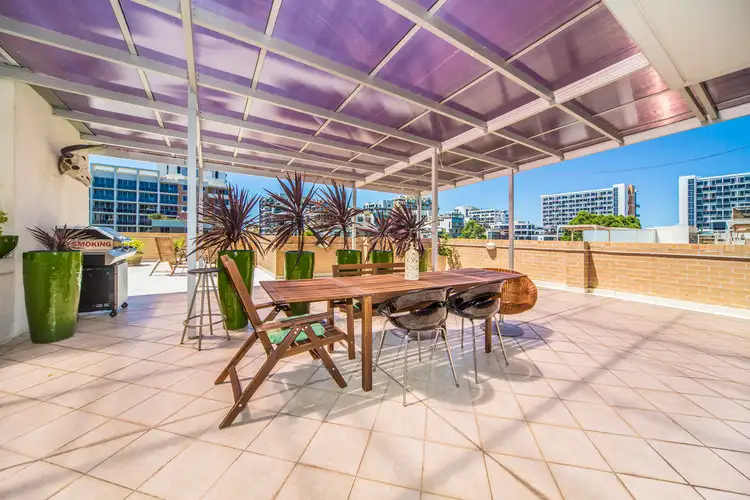 288/9 Crystal Street