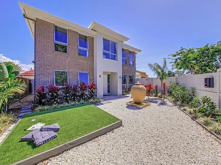 8 Wynnum North Road, Wynnum QLD 4178