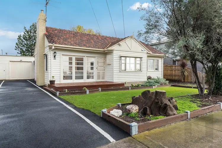 30 Saltley Street, South Kingsville VIC 3015