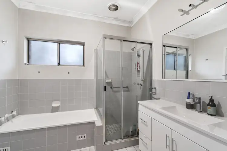 Sixth view of Homely unit listing, 8/12-20 Kinarra Avenue, Wyoming NSW 2250