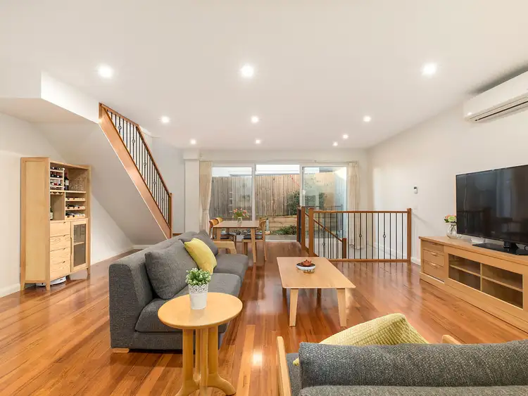 2/224 Blackburn Road, Doncaster East VIC 3109