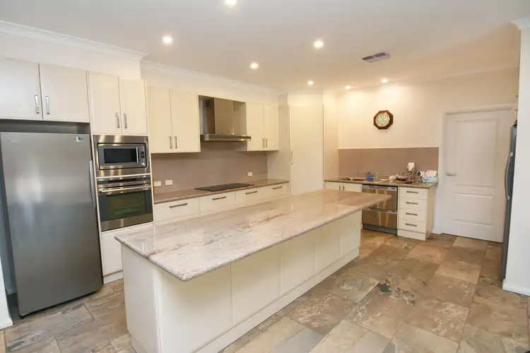 Second view of Homely house listing, 6 Glenda Court, Robinvale VIC 3549