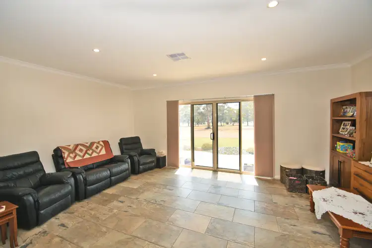 Fifth view of Homely house listing, 6 Glenda Court, Robinvale VIC 3549