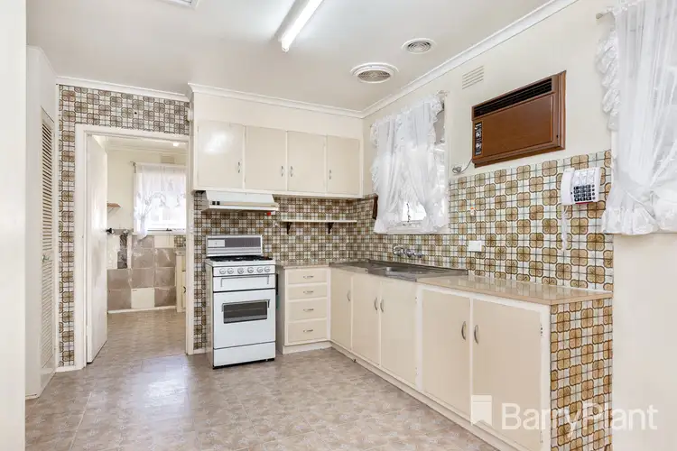 Fifth view of Homely house listing, 8 Putt Grove, Keysborough VIC 3173