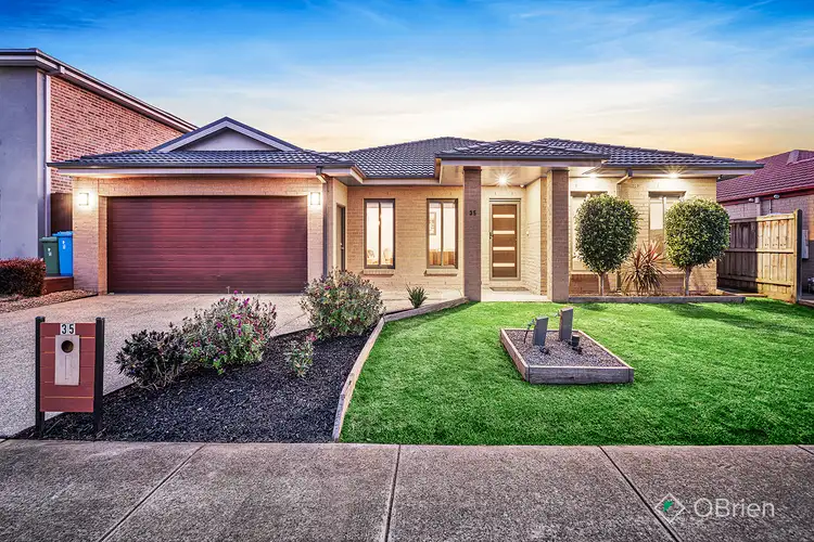 35 Pasadena Boulevard, Clyde VIC 3978