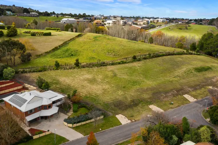 14 Frith Road, Gisborne VIC 3437