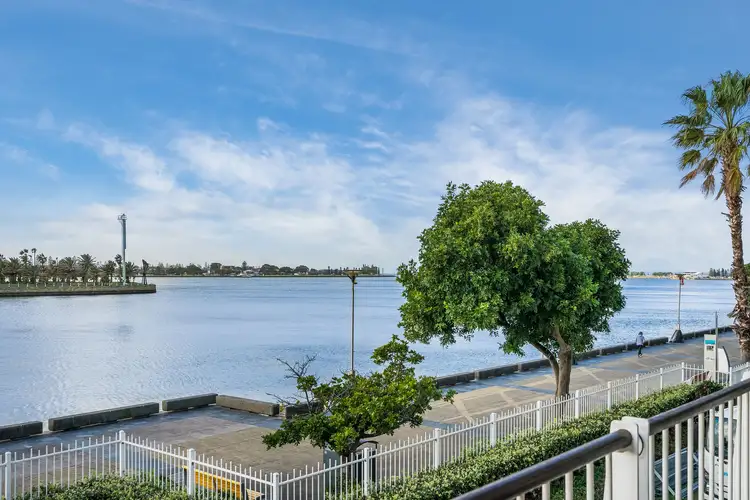 27/304 Wharf Road, Newcastle NSW 2300