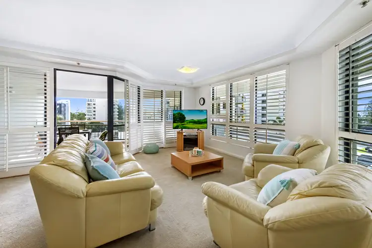 063/15 Victoria Avenue, Broadbeach QLD 4218