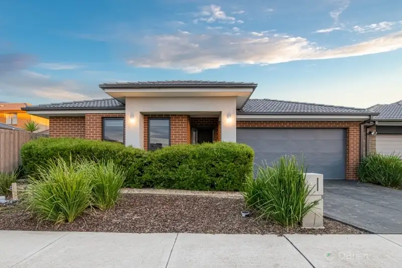 Main view of Homely house listing, 3 Caleana Court, Cranbourne North VIC 3977