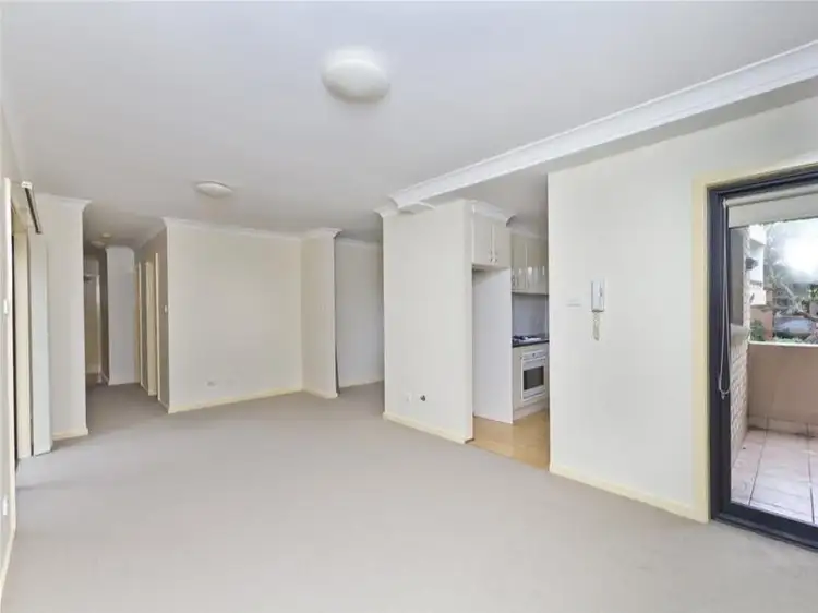 1/7 Holborn Avenue
