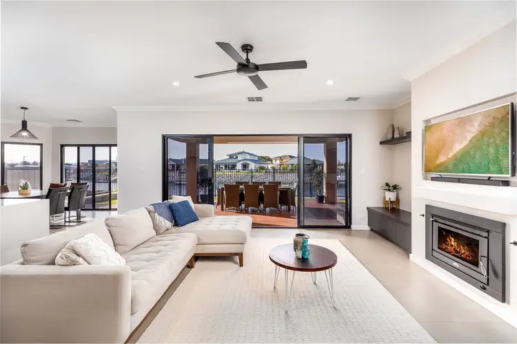 27 Graham Smelt Causeway, Tumby Bay SA 5605