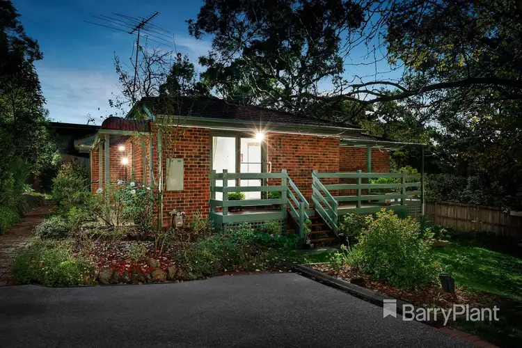 2/74 Mountain View Road, Montmorency VIC 3094