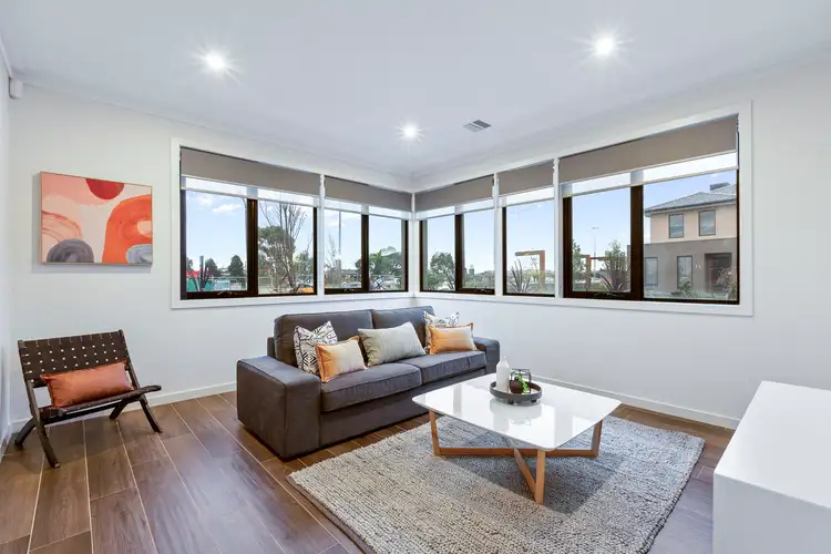 Fifth view of Homely house listing, 10 Canopy Crescent, Hillside VIC 3037