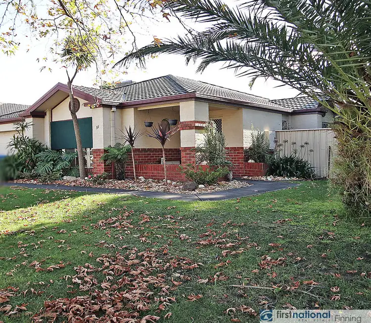 31 Horsham Drive, Cranbourne East VIC 3977