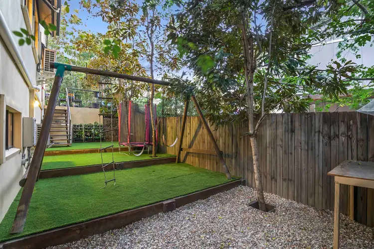 6/37 Sandford Street, St Lucia QLD 4067