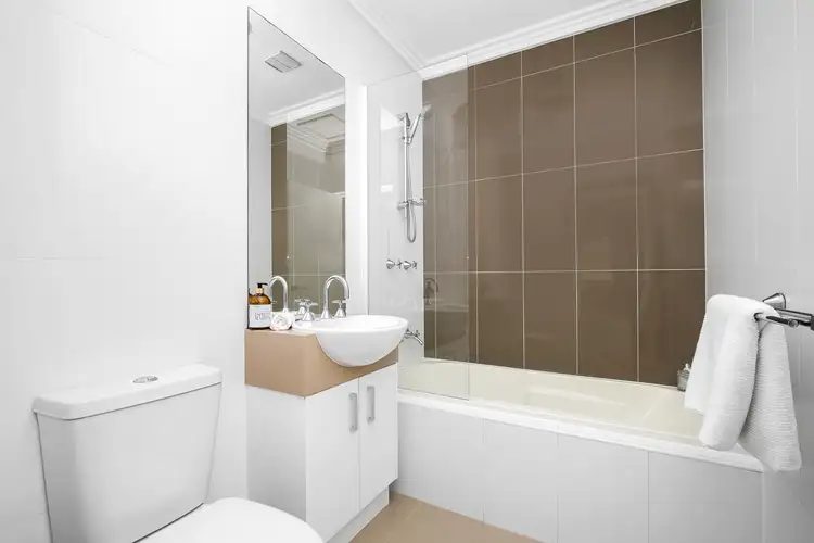 Sixth view of Homely unit listing, 17/11-13 Holborn Avenue, Dee Why NSW 2099
