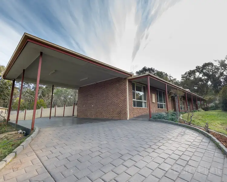 4 Roycroft Court