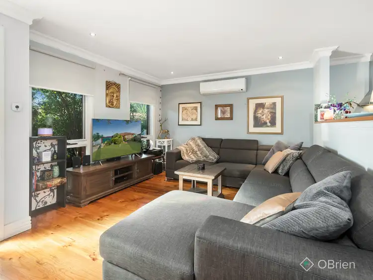 Fifth view of Homely house listing, 10 Dunrobin Court, Carrum Downs VIC 3201