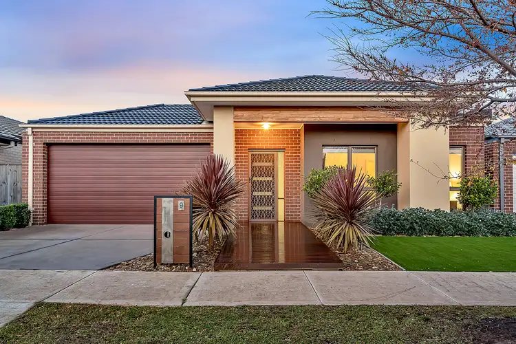 9 Primavera Drive, Mickleham VIC 3064
