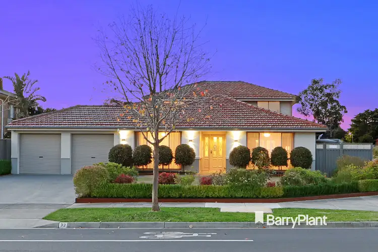 32 Lakeside Boulevard, Rowville VIC 3178