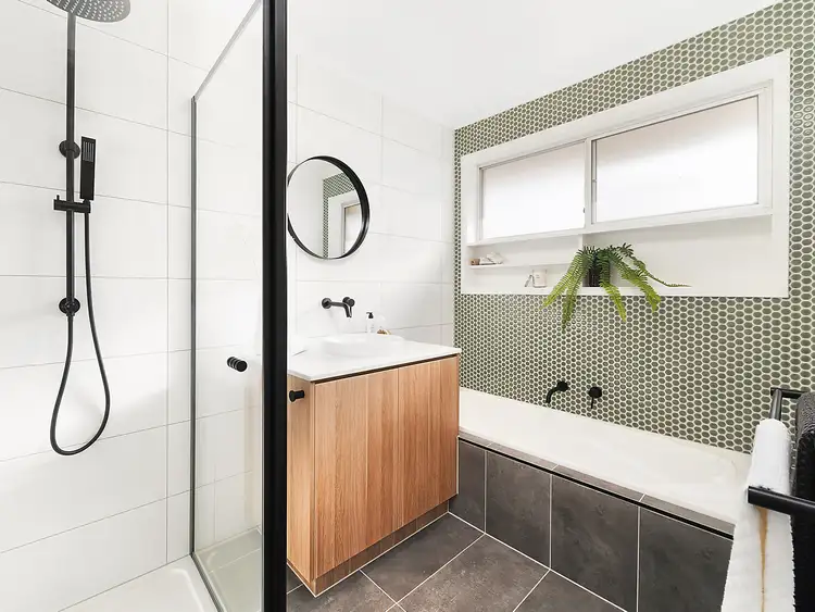 Fifth view of Homely house listing, 8 Eldine Court, Grovedale VIC 3216