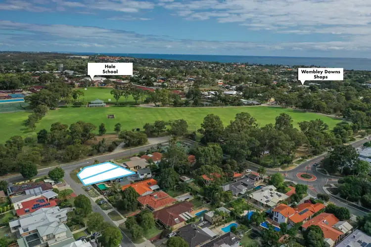 6 Williamstown Road, Doubleview WA 6018