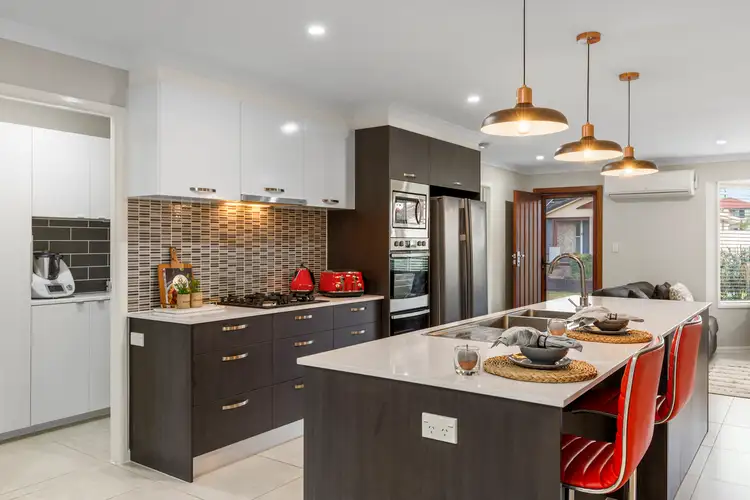 11 Riverleigh Place, Loganholme QLD 4129