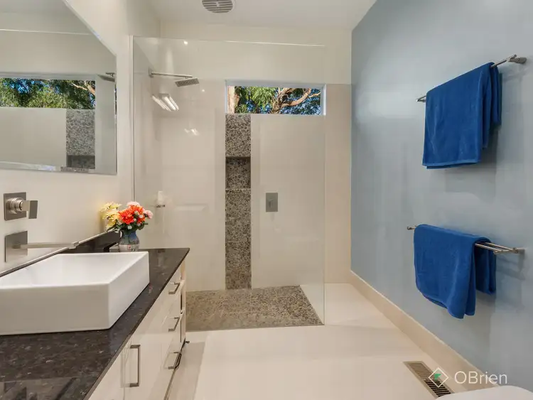 Fifth view of Homely house listing, 10 Kooluna Court, Frankston VIC 3199