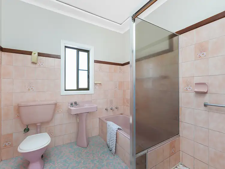 Fifth view of Homely house listing, 31 Barina Avenue, Lake Heights NSW 2502