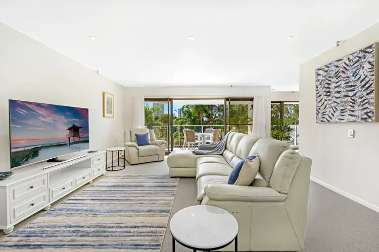 9/2 Admiralty Drive, Paradise Waters QLD 4217