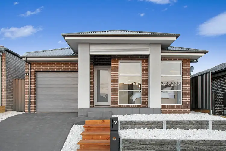 18 Jennings Crescent, Spring Farm NSW 2570