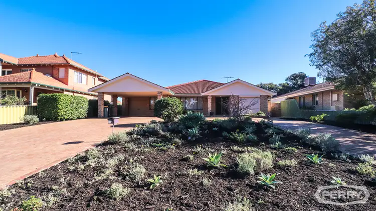 39 Oaklands Avenue, Halls Head WA 6210
