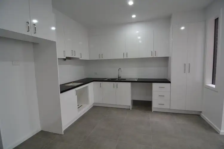 Fifth view of Homely townhouse listing, 2/42 George Street, St Albans VIC 3021