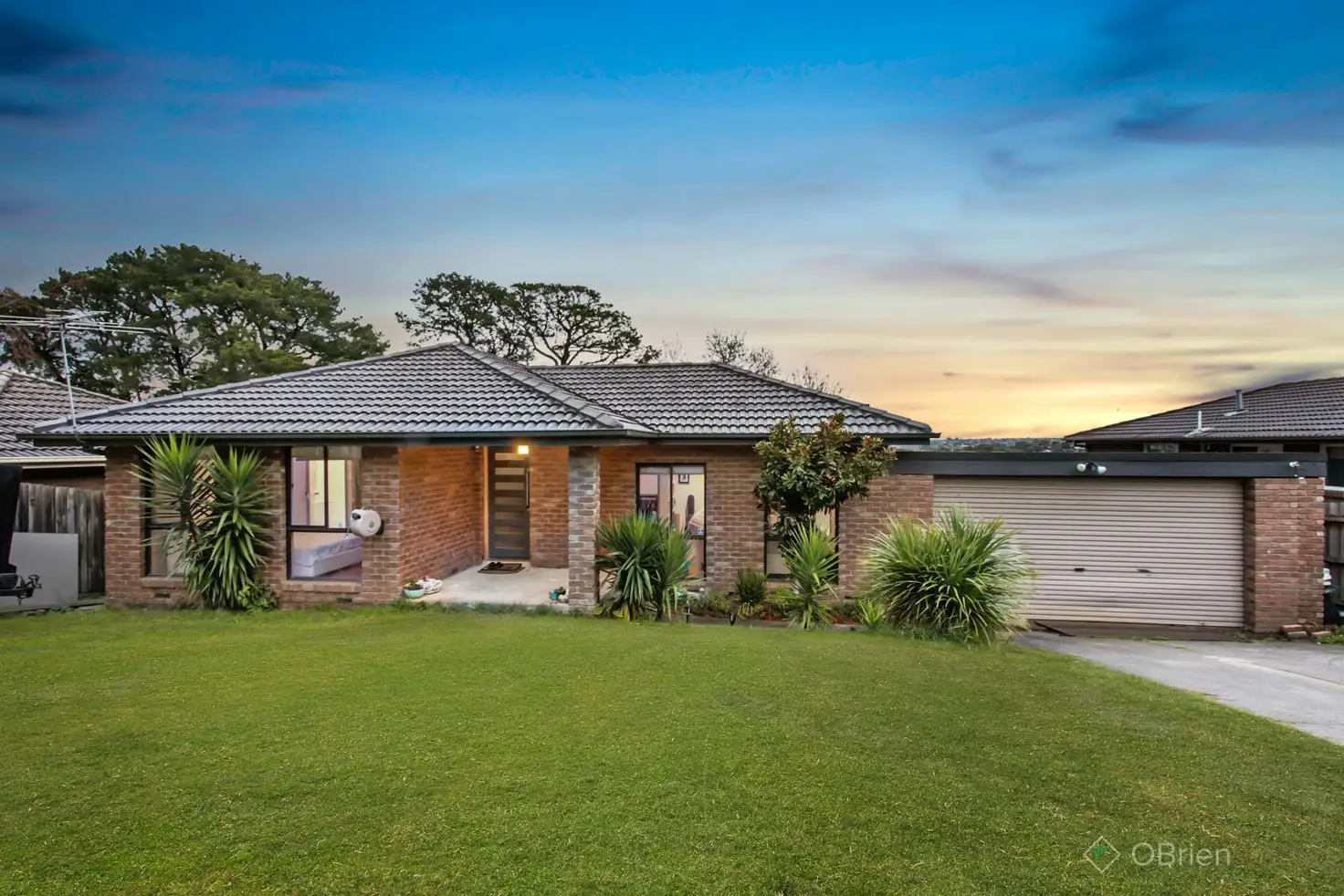 Main view of Homely house listing, 4 Simmonds Place, Endeavour Hills VIC 3802
