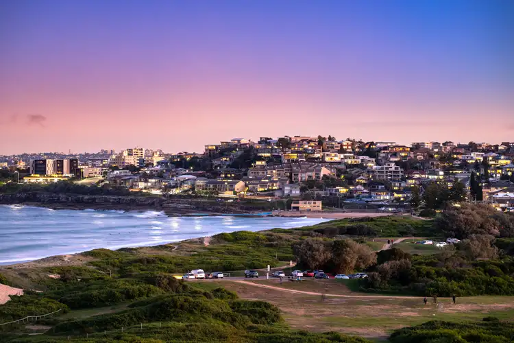 11 Pitt Road, North Curl Curl NSW 2099