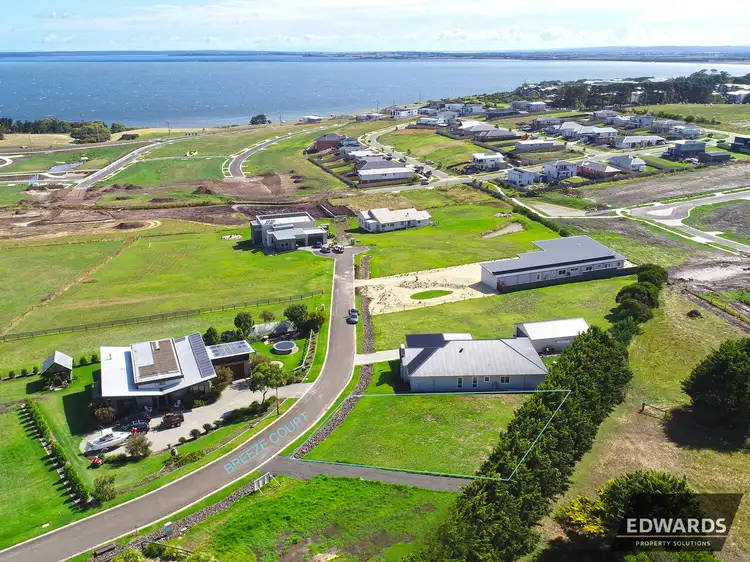 14 Breeze Court, San Remo VIC 3925