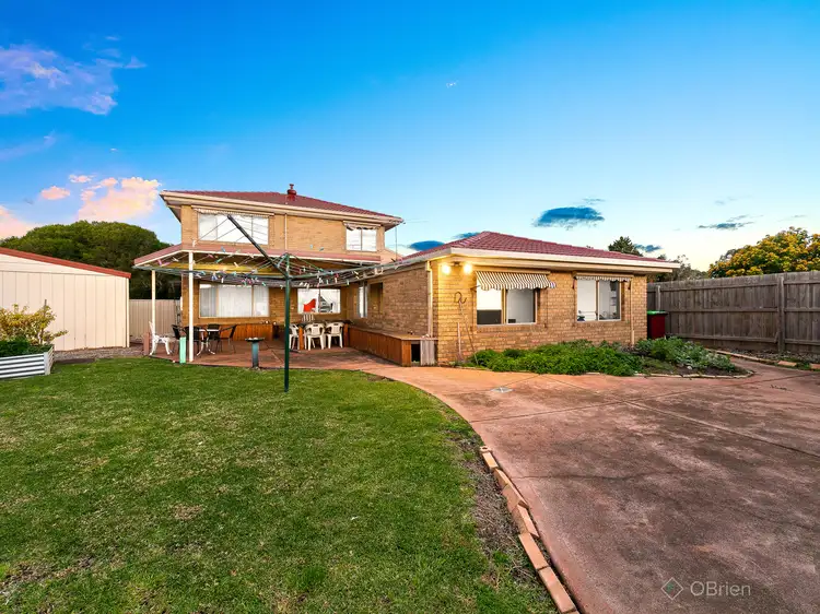 Fourth view of Homely house listing, 3 Hazeldean Court, Hampton Park VIC 3976
