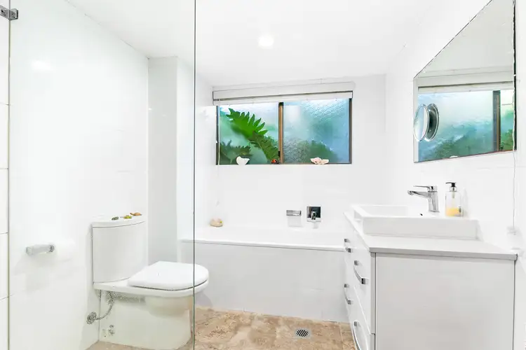 Sixth view of Homely apartment listing, 2/24 The Crescent, Dee Why NSW 2099