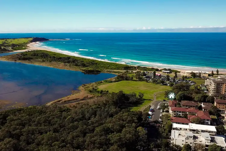 Fifth view of Homely apartment listing, 2/39 Richmond Ave, Dee Why NSW 2099