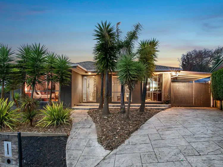 6 Glendale Crescent, Berwick VIC 3806