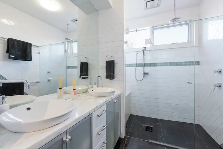 Fifth view of Homely townhouse listing, 3/11 Ashburn Grove, Ashburton VIC 3147